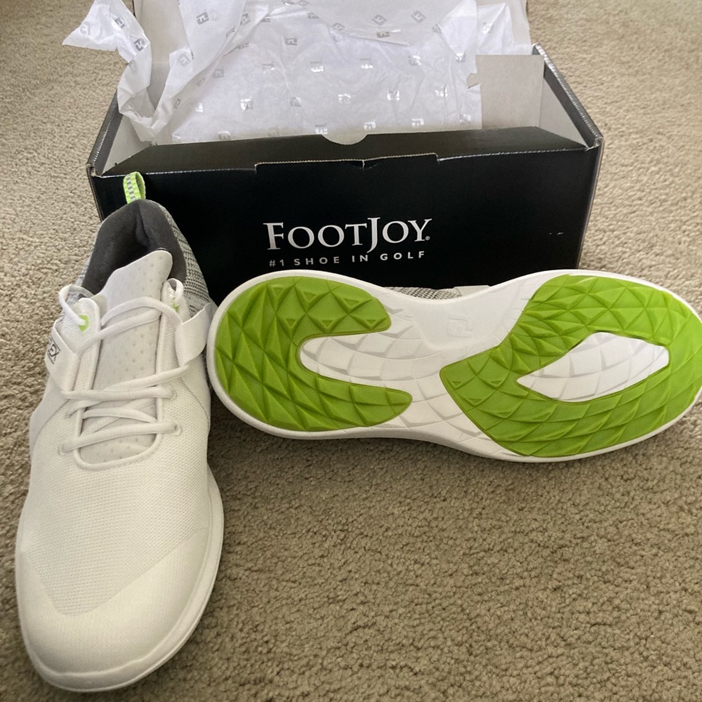 NWT Men’s Flex Spikeless Golf Shoes